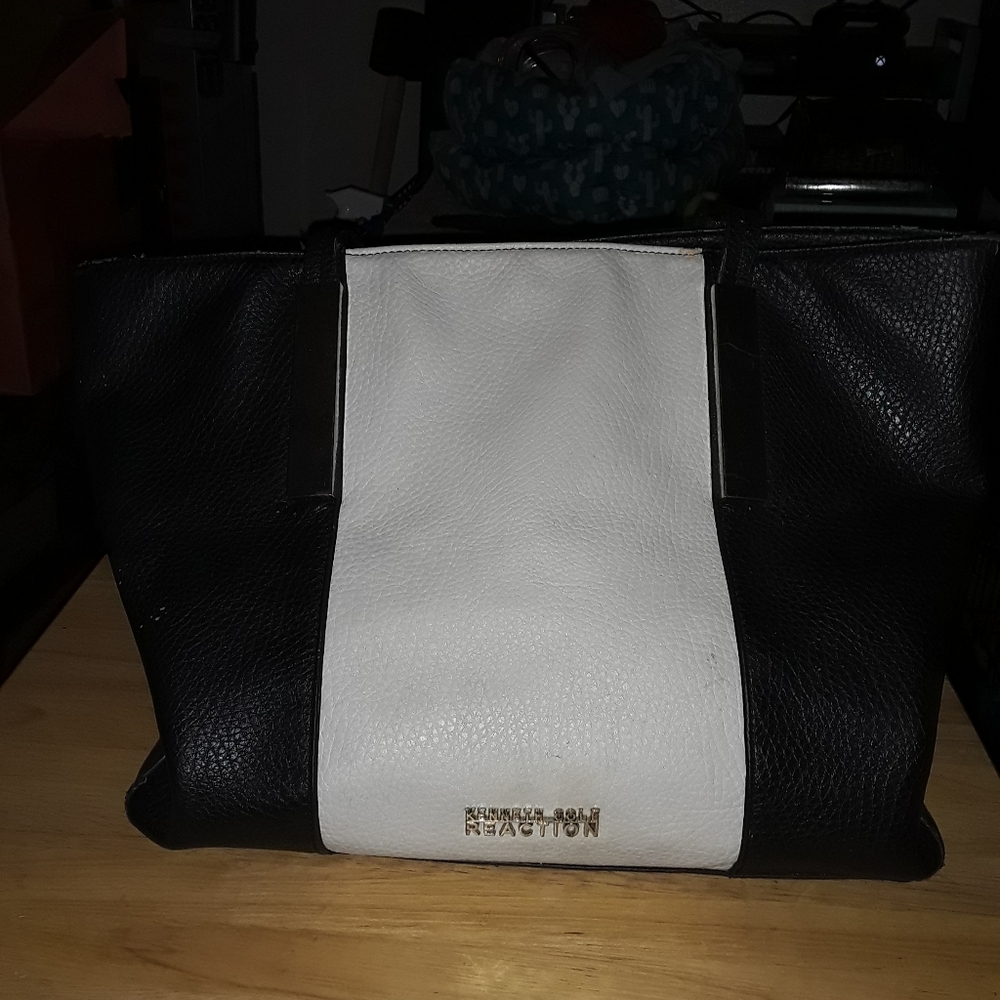 Kenneth Cole purse